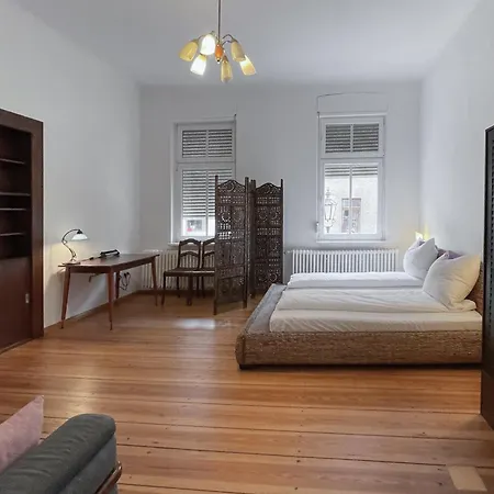 Fliedergarten Oderberg - Charmante, Grosse Ferienwohnung Buitenkant foto